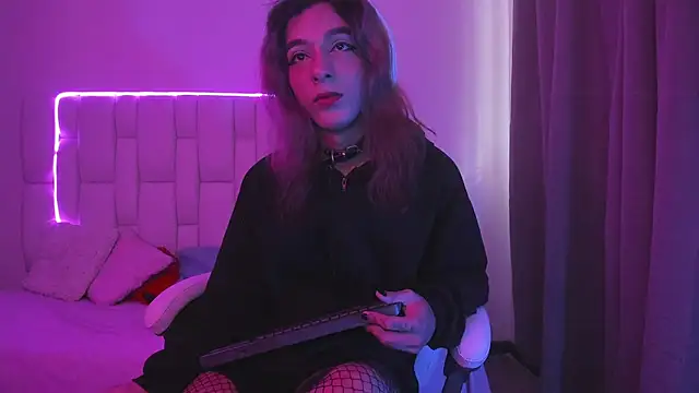 MilkWhore1 online show from March 6, 8:04 pm