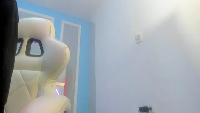 MilkWhore1 online show from February 11, 7:25 pm