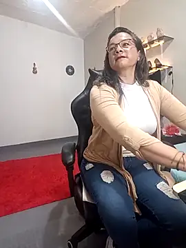 Snapshot of SolVegaNaciente chatting on November 19, 4:01 am SolVegaNaciente online show from November 19, 4:01 am