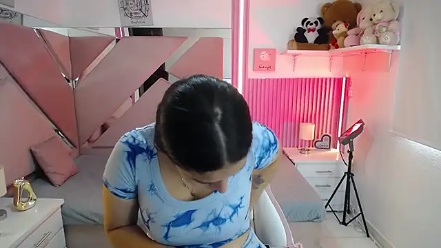 Snapshot of Mia_garcia28 chatting on June 6, 1:49 pm Mia garcia28 online show from June 6, 1:49 pm