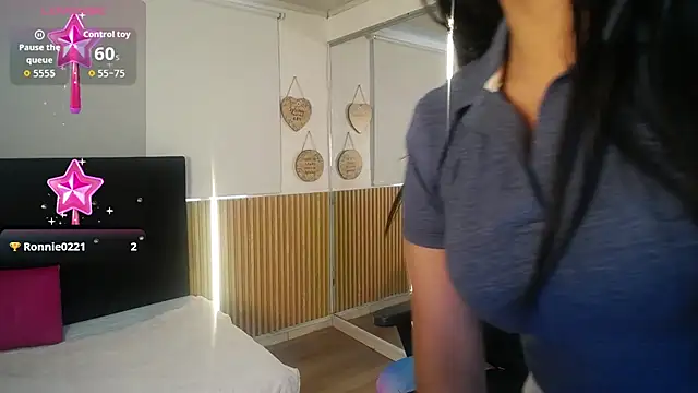 Mia garcia28 online show from January 15, 8:45 pm