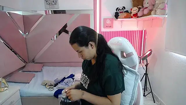 Mia garcia28 online show from March 20, 7:26 pm