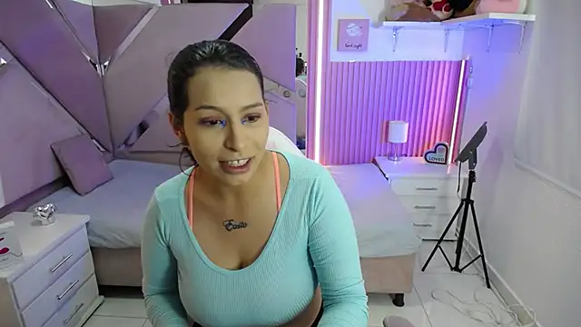 Mia garcia28 online show from November 10, 7:08 pm