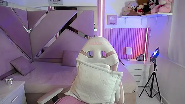 Mia garcia28 online show from November 12, 7:29 pm