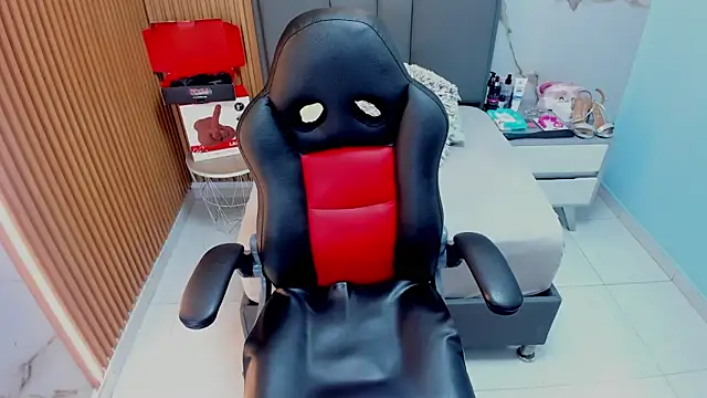 Isisleroy1 online show from November 10, 3:00 am