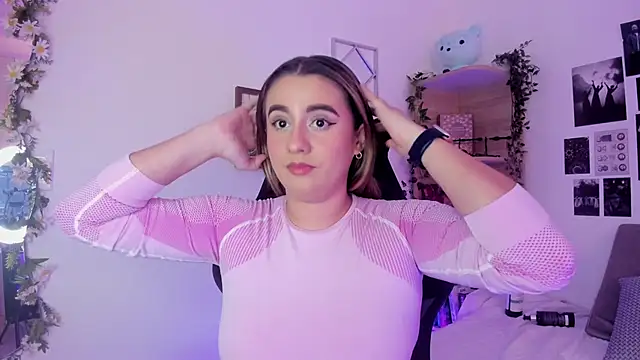 Snapshot of Lana_Herondale chatting on September 18, 9:40 pm Lana Herondale online show from September 18, 9:40 pm