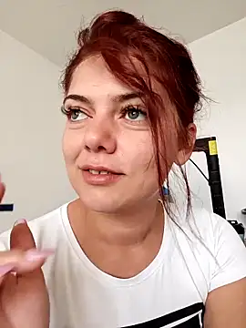 Snapshot of LadyNora chatting on September 18, 6:27 am LadyNora online show from September 18, 6:27 am