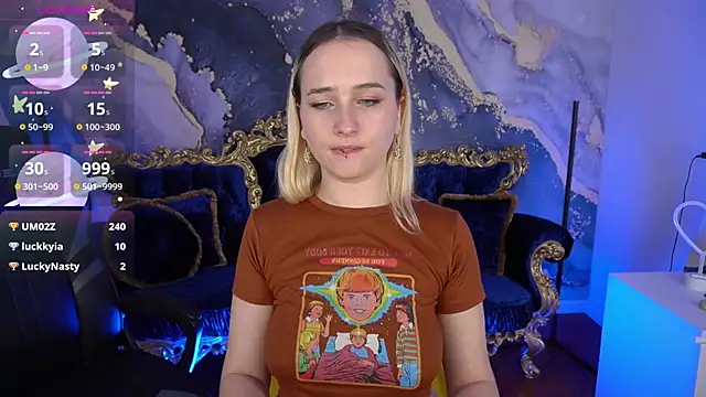 Snapshot of LilElfie chatting on November 23, 8:08 pm LilElfie online show from November 23, 8:08 pm