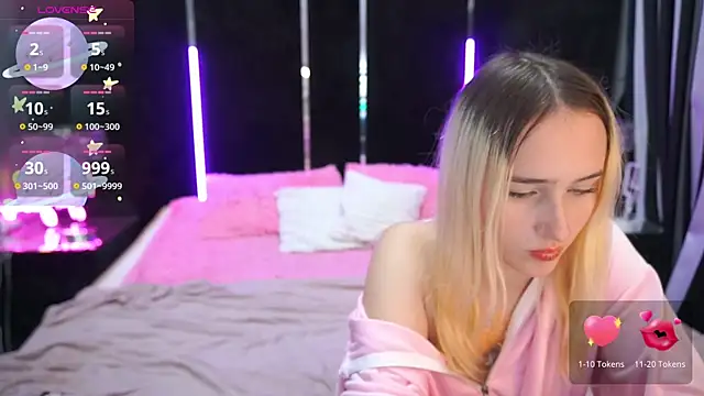 Snapshot of LilElfie chatting on November 29, 2:17 pm LilElfie online show from November 29, 2:17 pm