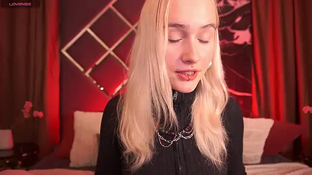 LilElfie online show from February 16, 11:13 pm