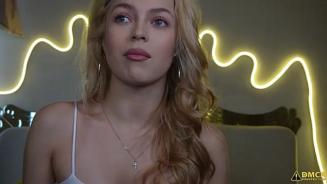 kellypeachcake online show from October 10, 5:30 am