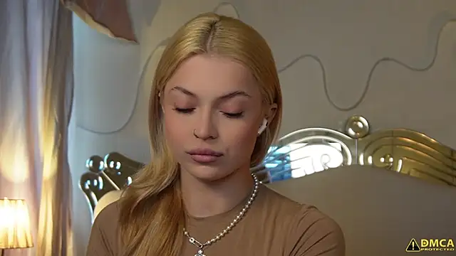 kellypeachcake online show from October 24, 5:39 am