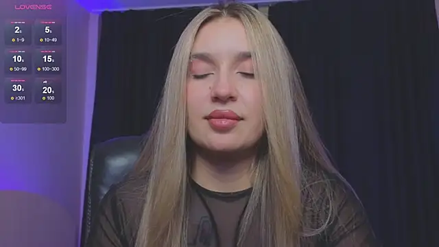 RoxyChill online show from November 5, 8:12 pm