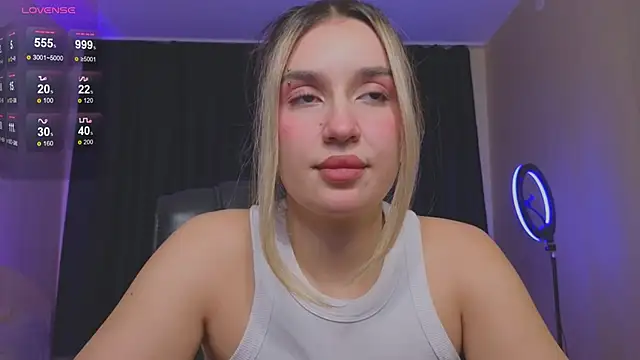 RoxyChill online show from October 16, 8:50 pm