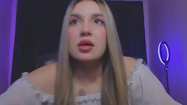 RoxyChill online show from October 28, 9:36 pm