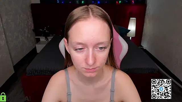 Snapshot of Mia_E1fie chatting on February 14, 12:00 am Mia E1fie online show from February 14, 12:00 am