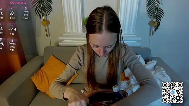 Snapshot of Mia_E1fie chatting on February 10, 1:26 am Mia E1fie online show from February 10, 1:26 am