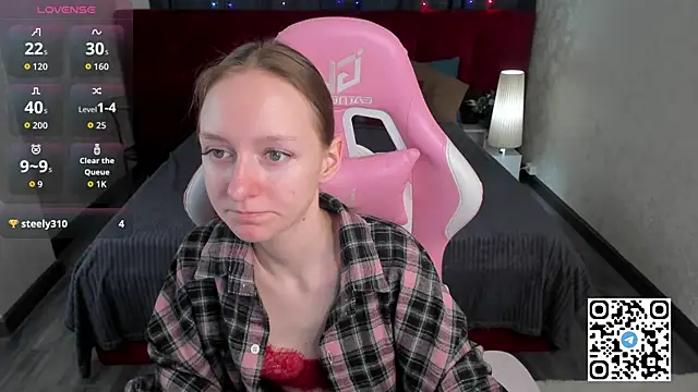 Snapshot of Mia_E1fie chatting on February 4, 11:22 pm Mia E1fie online show from February 4, 11:22 pm