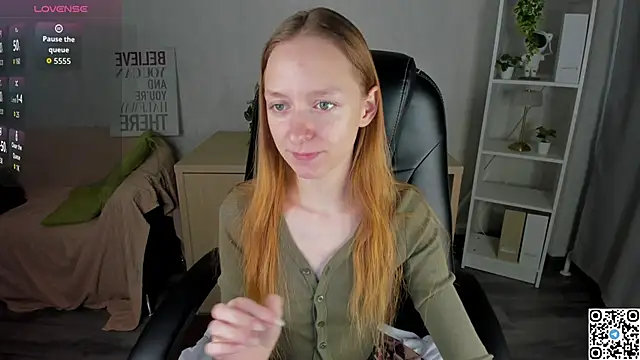 Snapshot of Mia_E1fie chatting on November 2, 9:58 am Mia E1fie online show from November 2, 9:58 am