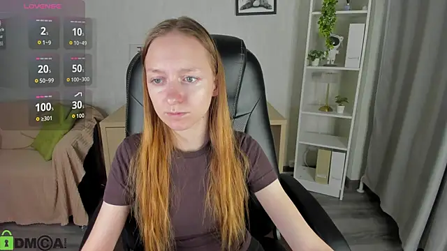 Snapshot of Mia_E1fie chatting on November 3, 9:24 am Mia E1fie online show from November 3, 9:24 am