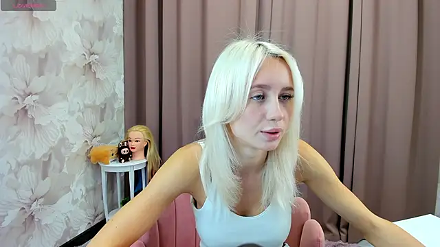 cute luucy online show from October 16, 2:53 am