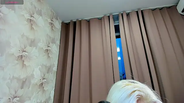 cute luucy online show from October 21, 3:28 am