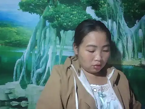 PhamPhung online show from October 7, 1:01 pm