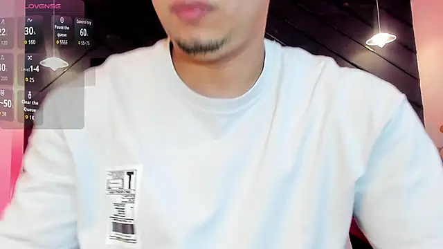 Snapshot of marco_garciia_ chatting on February 12, 11:15 pm marco garciia online show from February 12, 11:15 pm