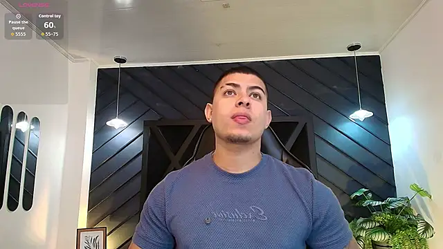 Snapshot of marco_garciia_ chatting on February 20, 11:17 pm marco garciia online show from February 20, 11:17 pm