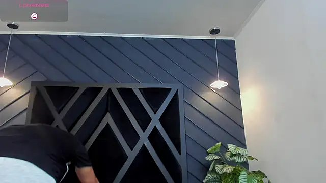 Snapshot of marco_garciia_ chatting on October 25, 11:16 pm marco garciia online show from October 25, 11:16 pm