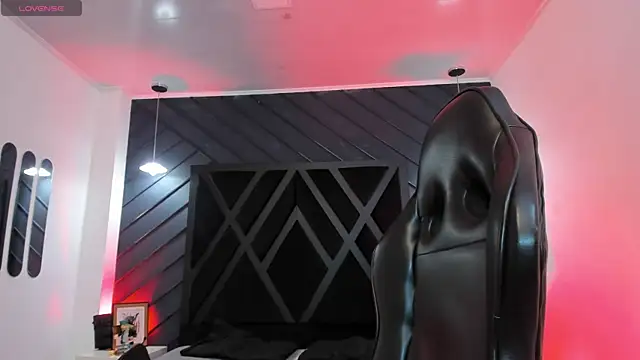 Snapshot of marco_garciia_ chatting on January 7, 11:21 pm marco garciia online show from January 7, 11:21 pm