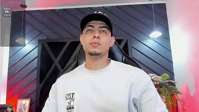 Snapshot of marco_garciia_ chatting on January 8, 11:22 pm marco garciia online show from January 8, 11:22 pm