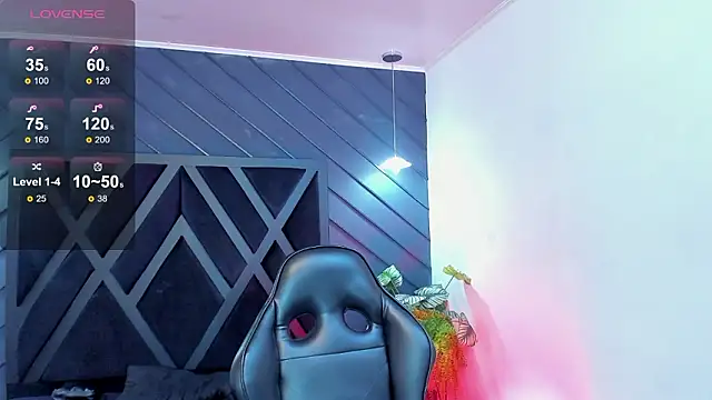 Snapshot of marco_garciia_ chatting on February 11, 11:15 pm marco garciia online show from February 11, 11:15 pm