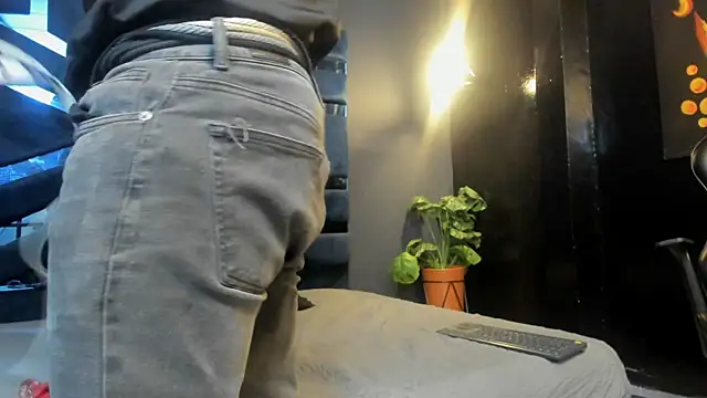 Snapshot of marco_garciia_ chatting on November 30, 3:02 pm marco garciia online show from November 30, 3:02 pm