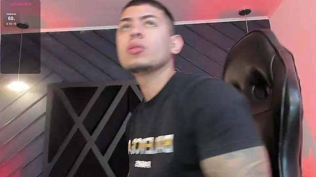 Snapshot of marco_garciia_ chatting on January 15, 11:19 pm marco garciia online show from January 15, 11:19 pm