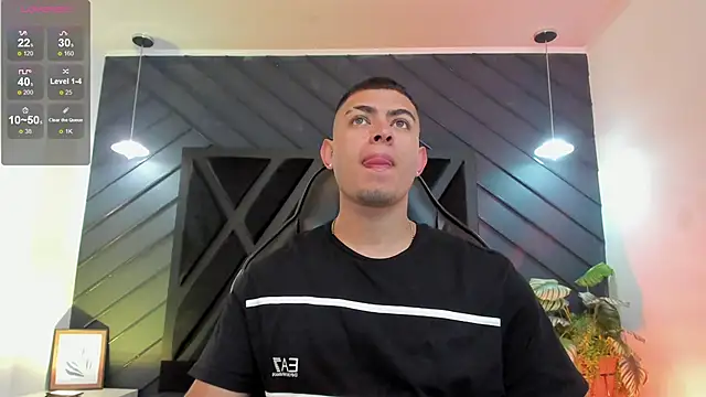 Snapshot of marco_garciia_ chatting on November 29, 11:16 pm marco garciia online show from November 29, 11:16 pm