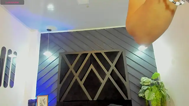 Snapshot of marco_garciia_ chatting on December 19, 11:18 pm marco garciia online show from December 19, 11:18 pm