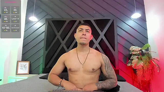 Snapshot of marco_garciia_ chatting on November 18, 11:15 pm marco garciia online show from November 18, 11:15 pm