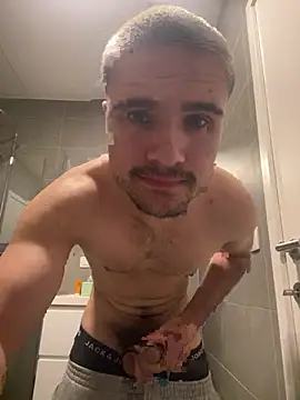 los freaky online show from April 12, 11:35 am