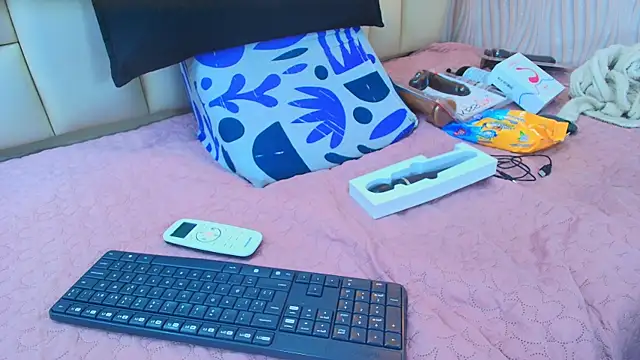 Snapshot of sweet_amye chatting on October 11, 7:15 pm sweet amye online show from October 11, 7:15 pm