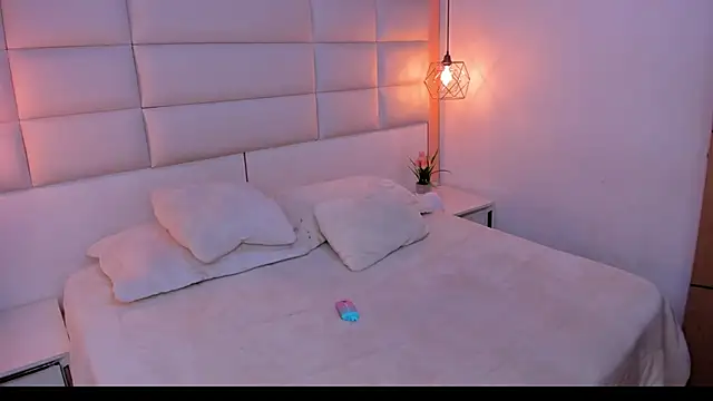 Dali collin online show from April 12, 2:20 pm