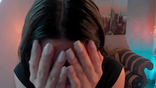 Dali collin online show from December 18, 1:15 pm