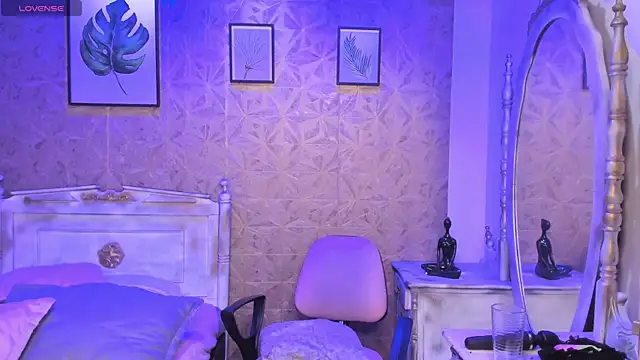 Dali collin online show from April 15, 6:01 pm