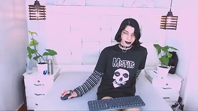 Atley Dolly online show from January 14, 9:40 pm