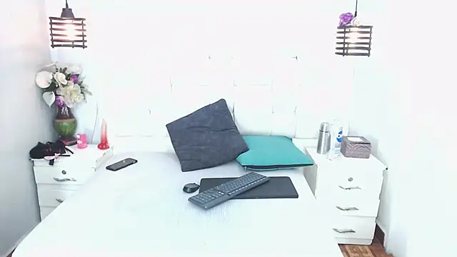 Atley Dolly online show from September 13, 9:59 pm
