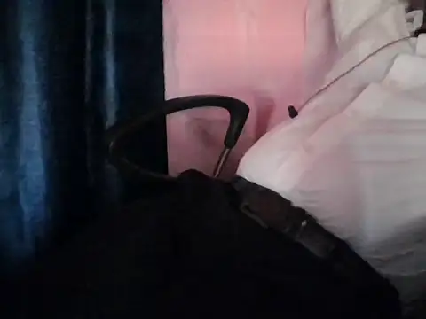 Snapshot of sexy_boy_hot_lund chatting on May 23, 10:47 am sexy boy hot lund online show from May 23, 10:47 am