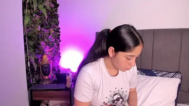 vela-kimm online show from February 13, 8:20 pm