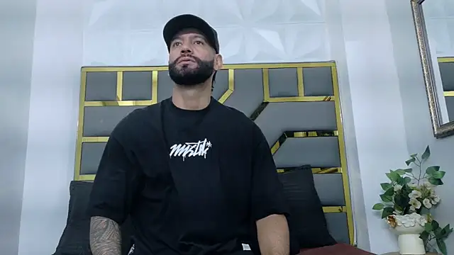 yorbymaxx online show from December 18, 2:54 pm