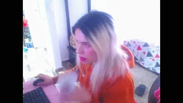 Snapshot of mystica_25 chatting on November 29, 7:36 pm mystica 25 online show from November 29, 7:36 pm