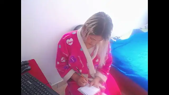 Snapshot of mystica_25 chatting on September 13, 3:34 pm mystica 25 online show from September 13, 3:34 pm